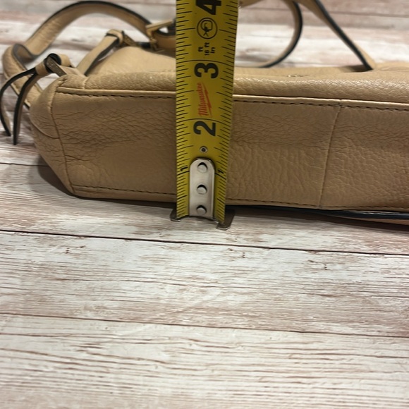 Calvin Klein Soft Pebbled Tan Leather Shoulder Bag with built in wallet - Picture 13 of 14